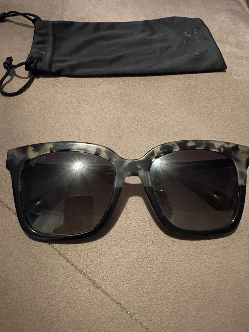 Diff Eyewear Women's Bella Tortoiseshell Gray & Black Square Sunglasses